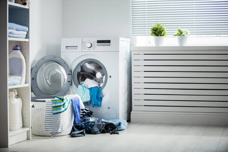 01_Lights_Laundry-Mistakes-You-Didn_t-Know-You-Were-Making_478483900_Evgeny-Atamanenko-760x506